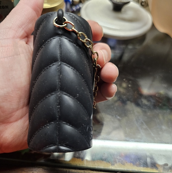 Victoria Secret Black Sanitizer Holder Chevron Style - Picture 7 of 8